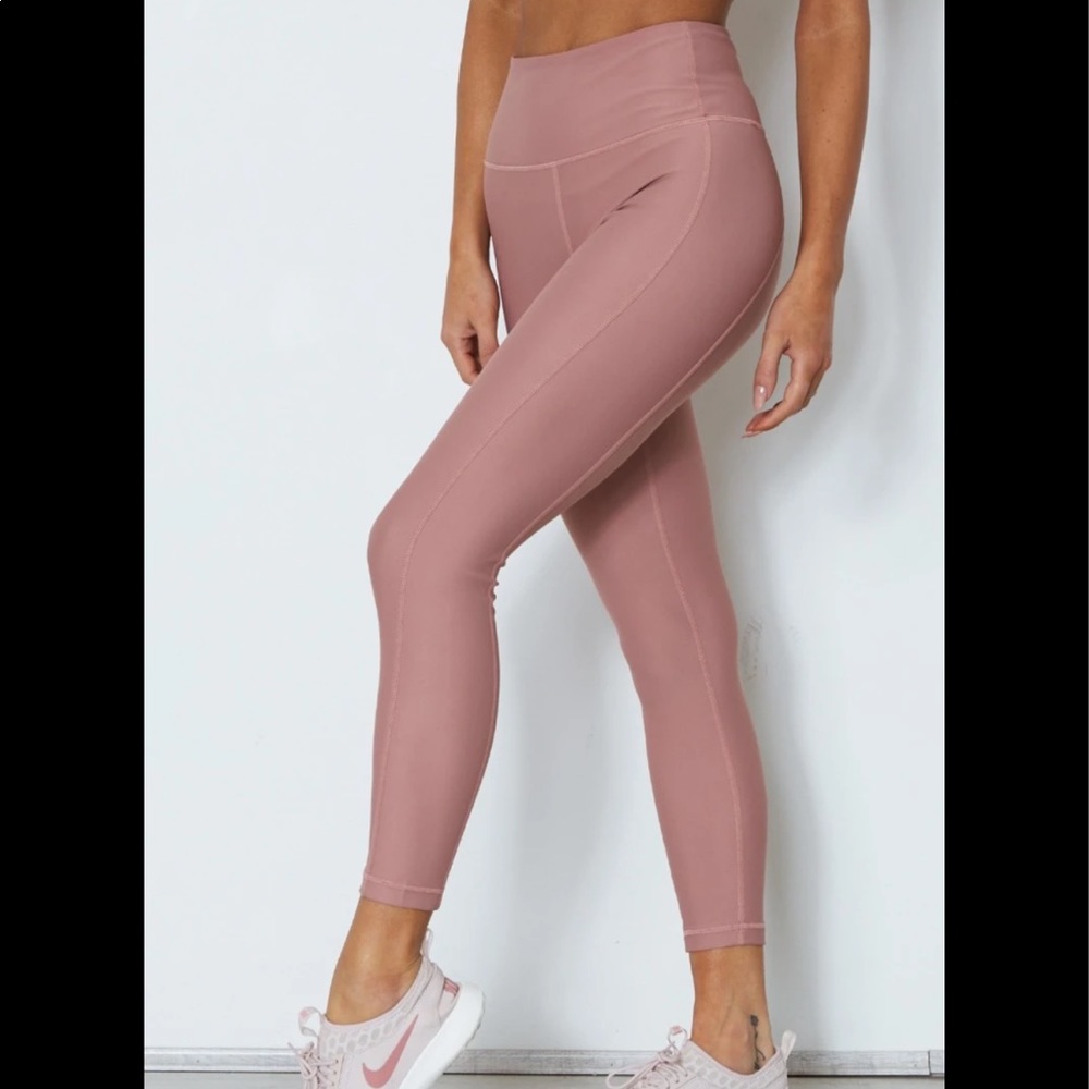 White fox active mauve leggings small
